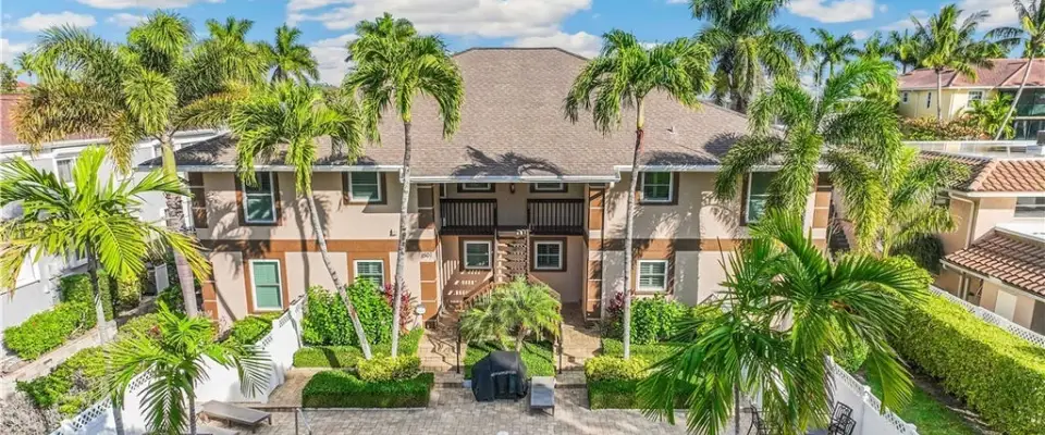 Fourplex home in Naples, FL