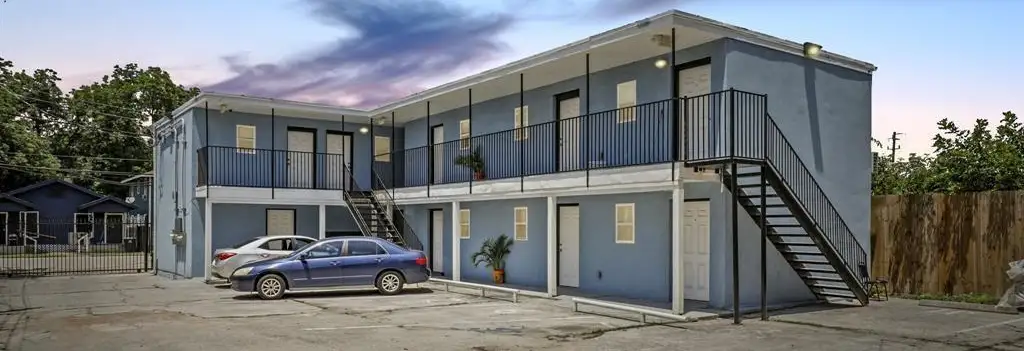 Houston apartment building