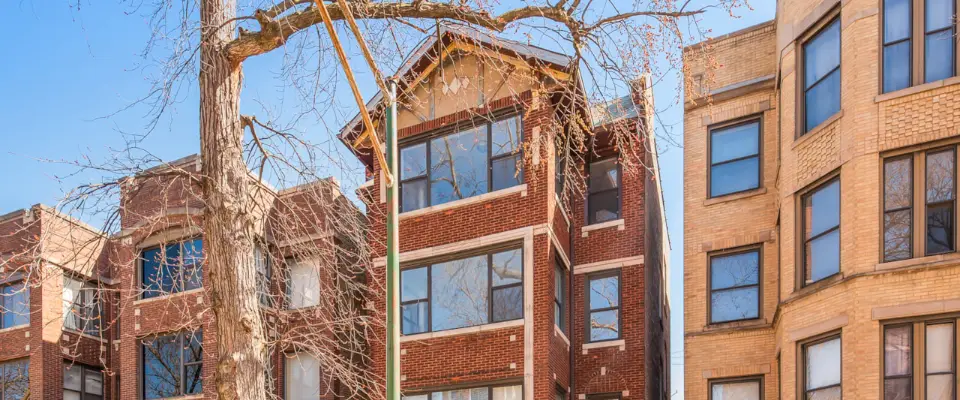 4-flat home in Chicago, IL
