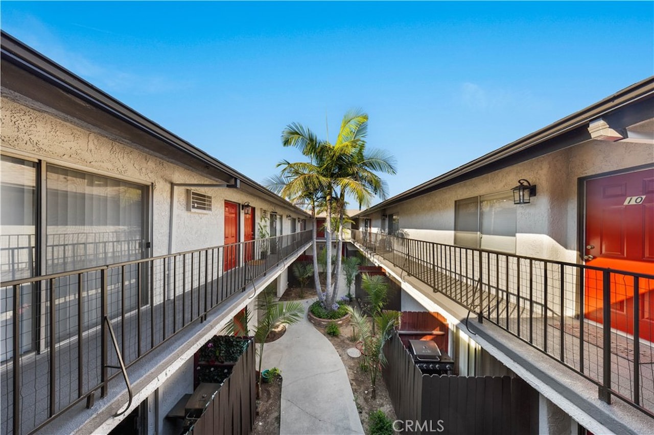 Apartment building in Los Angeles