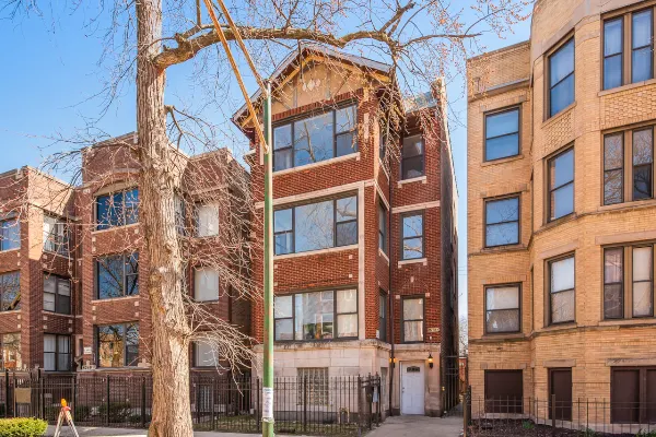 Chicago 4-flat multi-family home